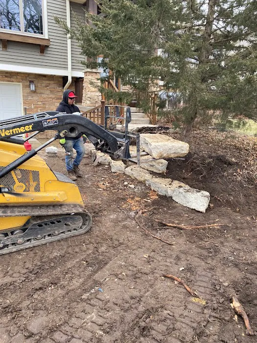 King Maple Landscaping LLC Picture 3