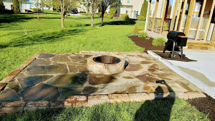 Rogers Tree Service & Landscaping LLC Picture 1