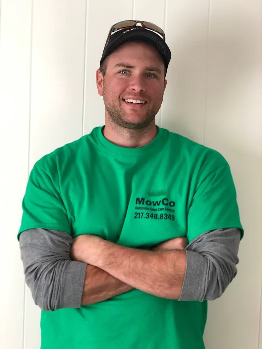 MowCo Lawn Care Picture 1