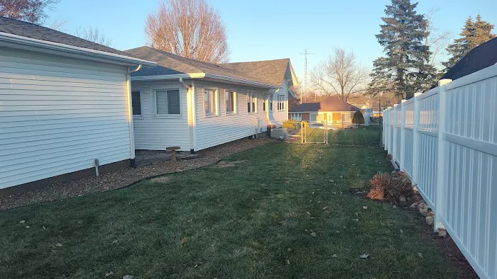 Kickin' Grass Lawn Care Picture 7