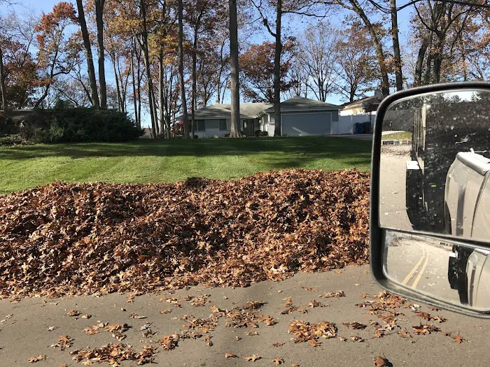Needhams Leaf & Lawn Services LLC Picture 4