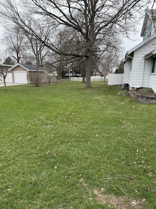 Craven lawn Picture 8