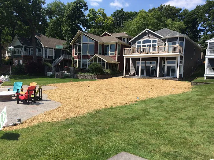 Jay's Lawn Service LLC Picture 1