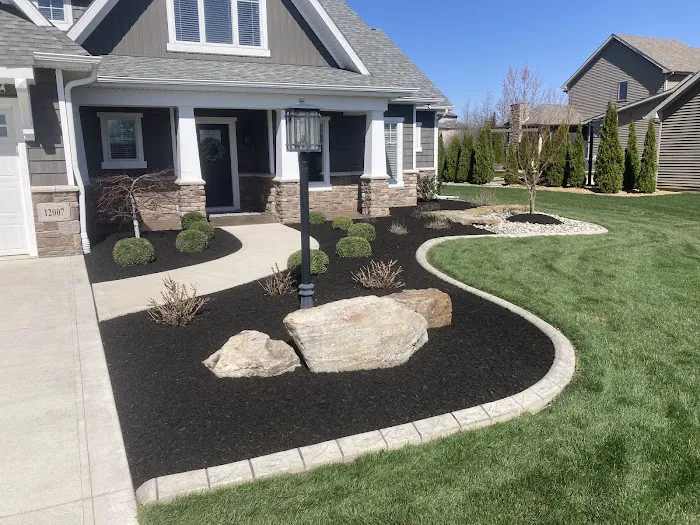 Fine Line Lawn Care LLC Picture 1
