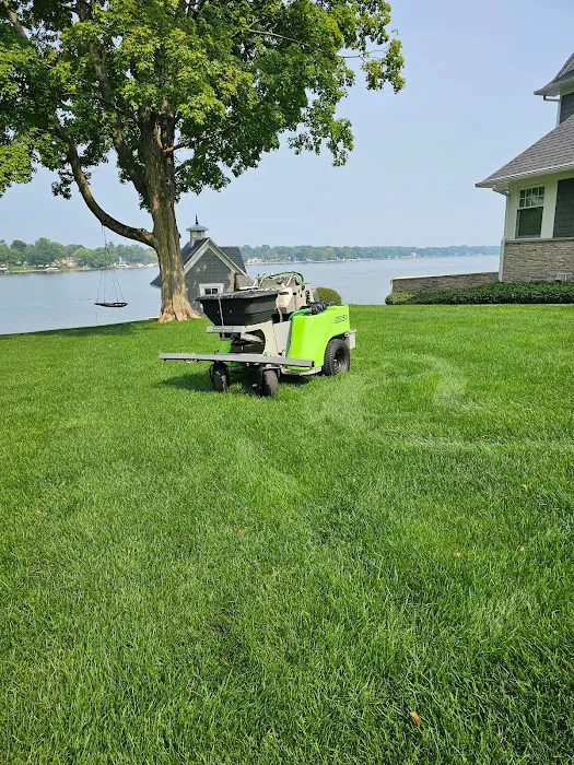 Yoder's lawn maintenance LLC Picture 1