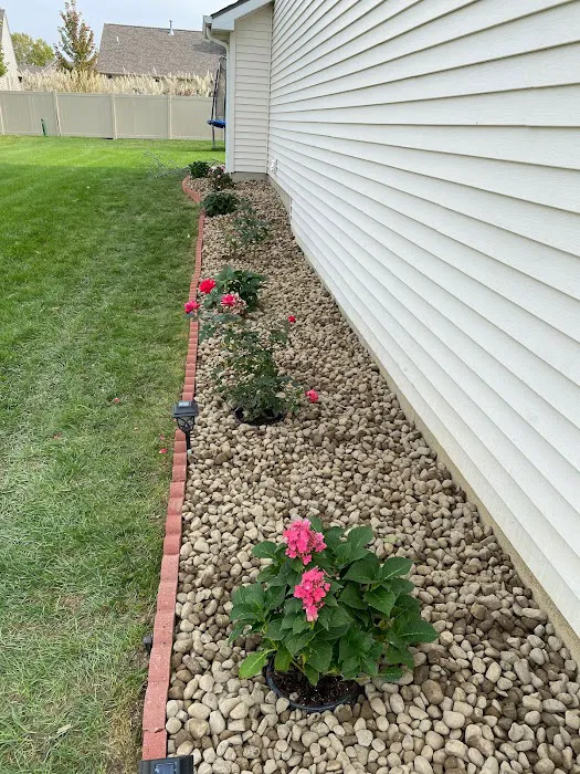 Romero Landscaping Picture 3