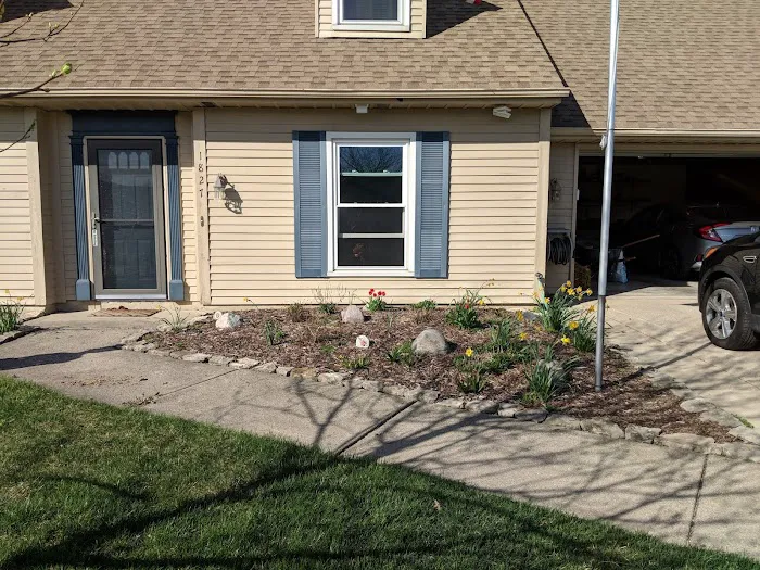 Carr's Lawn and Landscape Picture 9