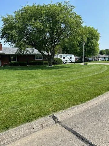 Lines Landscaping LLC Picture 1