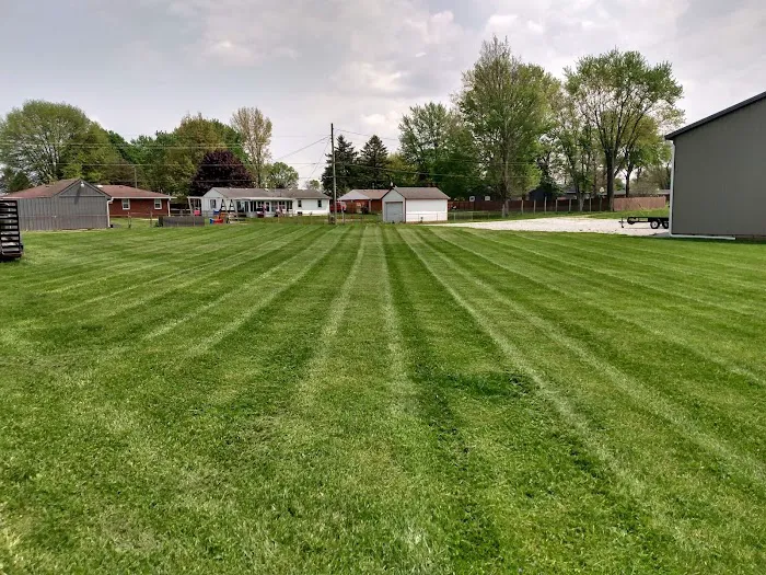 SmithSmallTownMowing Lawn Care Picture 5