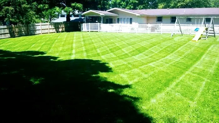 SmithSmallTownMowing Lawn Care Picture 3