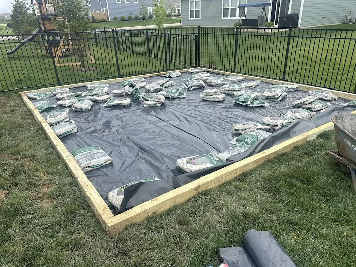 Jones Junk Removal & Landscaping Picture 7
