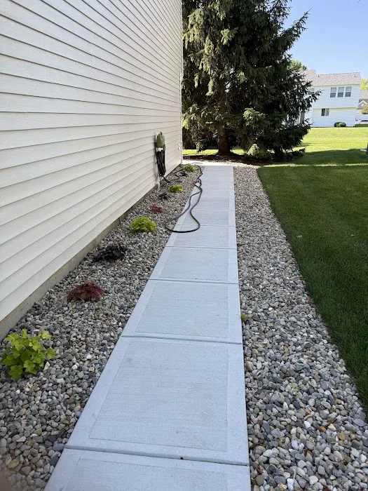 Rooted Lawn & Landscape Picture 3
