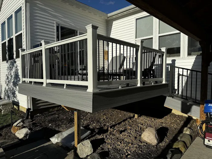 Platinum Deck and Patio Picture 3