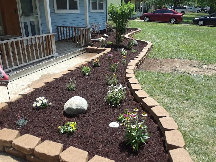 Strahan Lawn & Landscape Picture 4