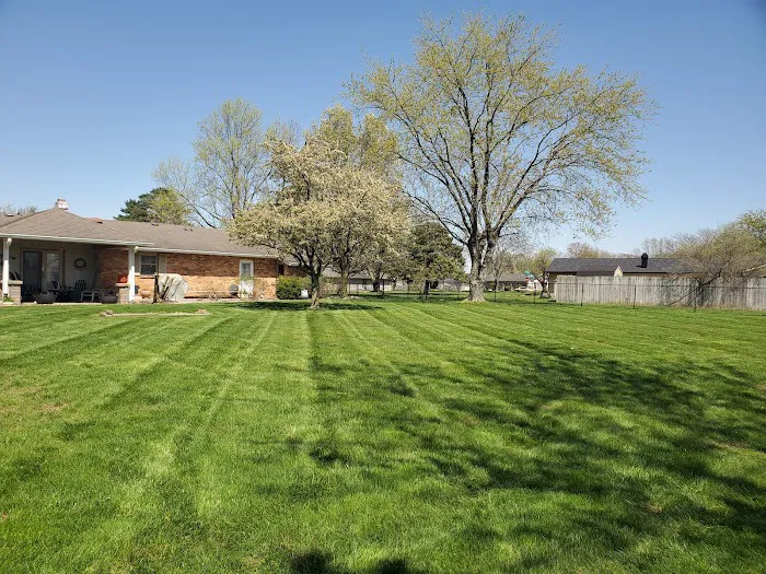 Strahan Lawn & Landscape Picture 1