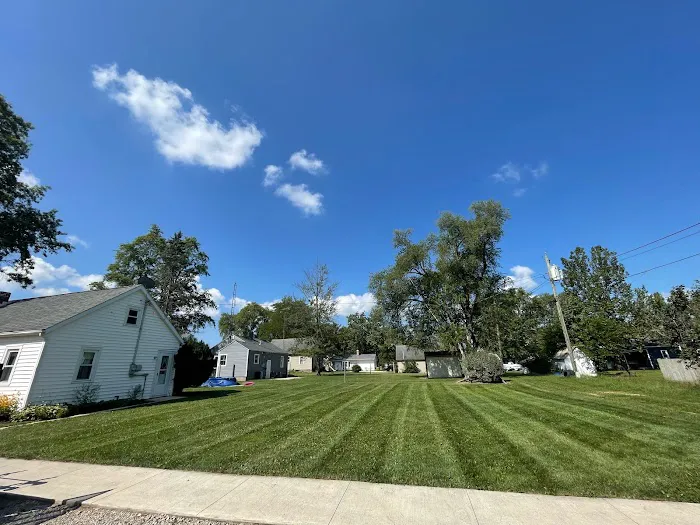 Vito’s Lawncare LLC Picture 7