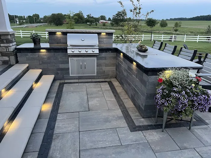Uhlenhake Landscape & Design LLC Picture 4