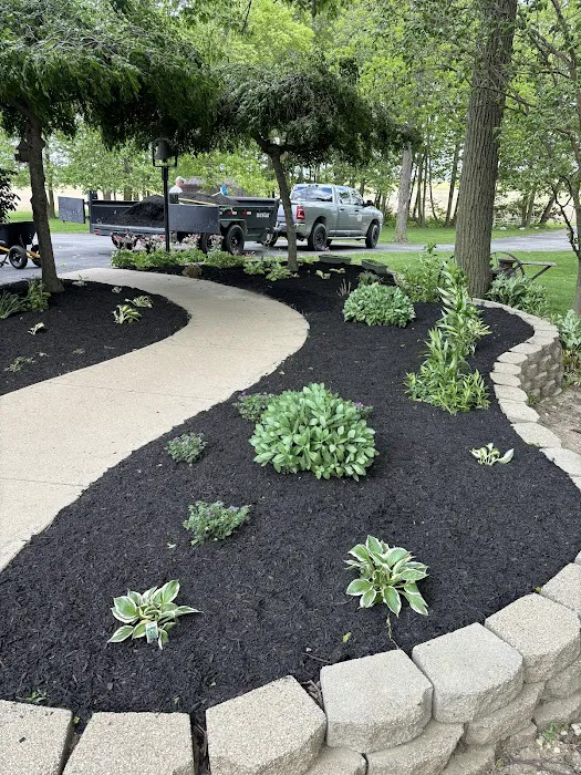 Tobe's Lawn & Outdoor Care LLC Picture 1