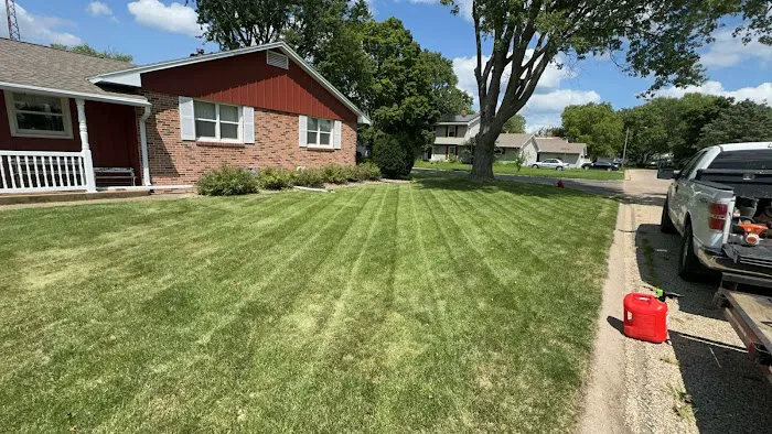 Felgar’s Lawn care/ landscape Picture 5