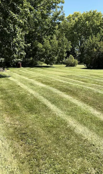Felgar’s Lawn care/ landscape Picture 3