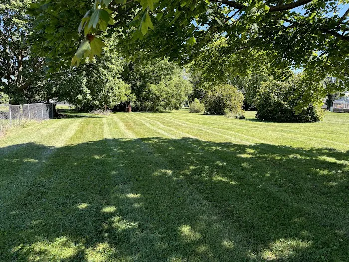 Felgar’s Lawn care/ landscape Picture 8
