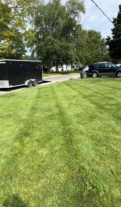 Felgar’s Lawn care/ landscape Picture 2