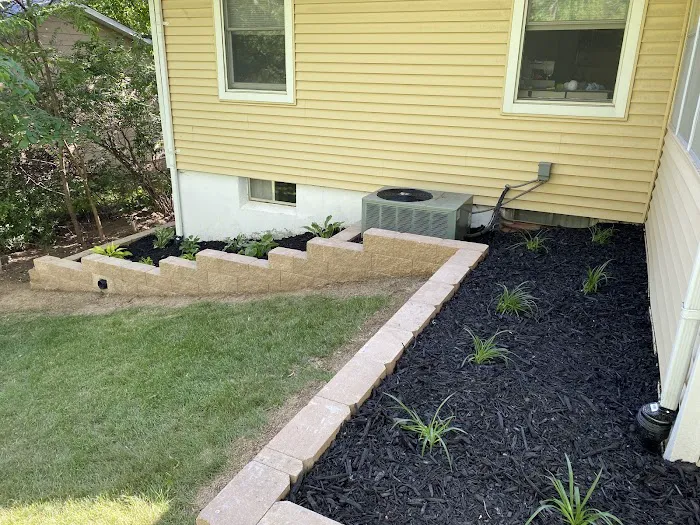 Hansen's Artistic Landscaping Picture 2