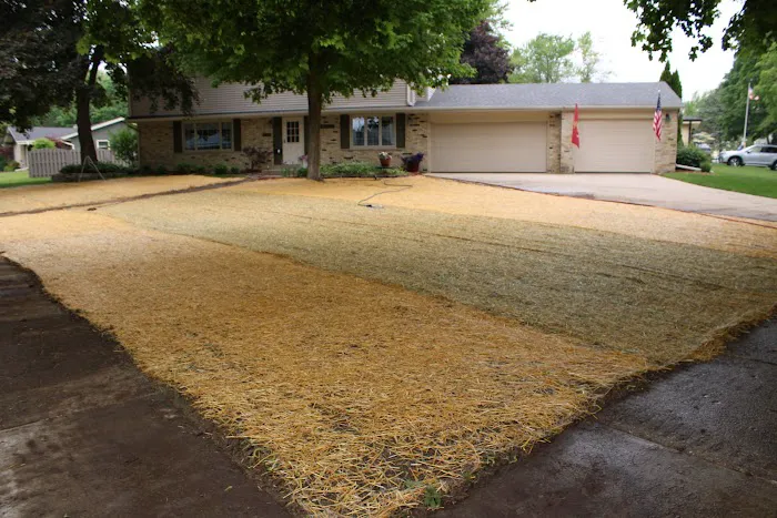 Leafland Landscape Maintenance and Supply Picture 4