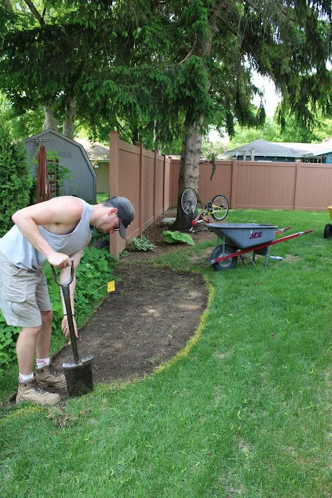 Leafland Landscape Maintenance and Supply Picture 5