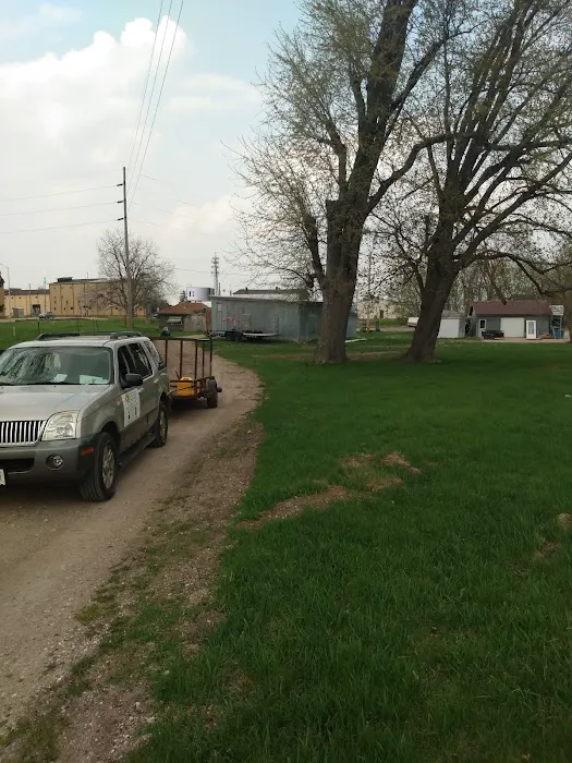 Scott's Lawncare & Snow Removal Picture 1