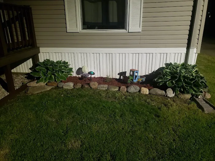 Supreme Green Lawncare and Landscaping LLC Picture 3
