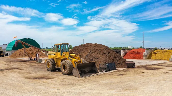 Circle B Inc Landscape Supply Picture 3