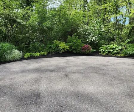 Henson's Lawn and Landscape