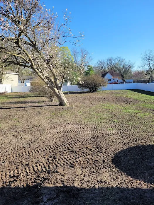 Green Wave Lawn Care Picture 8