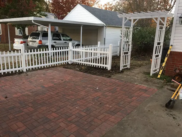 Richter Landscaping and Fence Picture 3