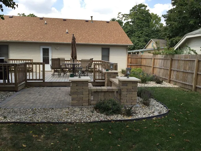 Richter Landscaping and Fence Picture 2