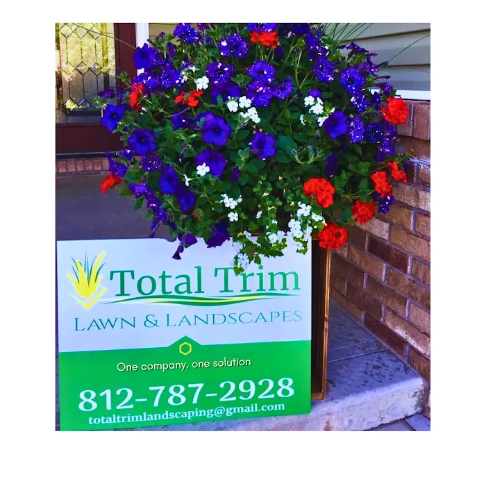 Total Trim Lawn & Landscapes Picture 1
