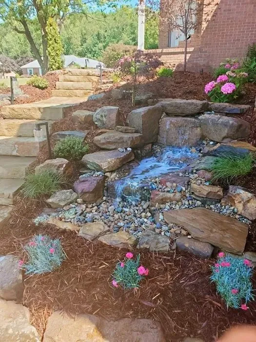Total Trim Lawn & Landscapes Picture 2