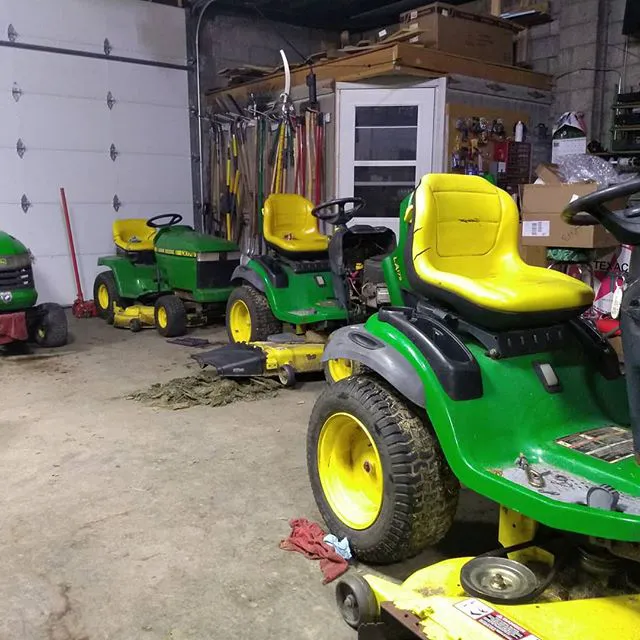 Bladerunners Mowing LLC Picture 4