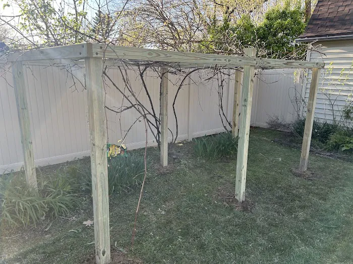 Vaughn's Lawn Plus LLC Picture 4