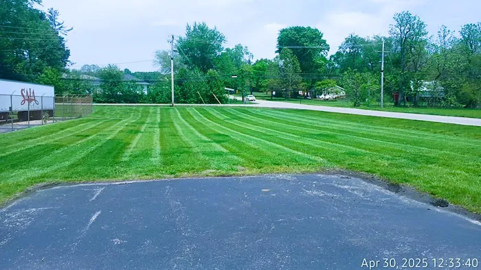 Evansville Lawn & Landscape Picture 3