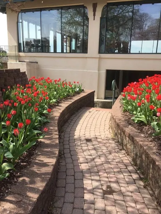 Paulin's Landscaping Picture 1
