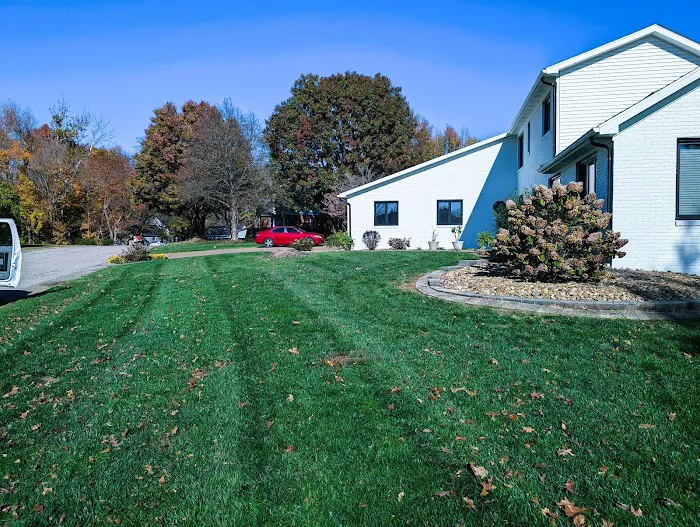 Evansville Lawn & Landscape Picture 3