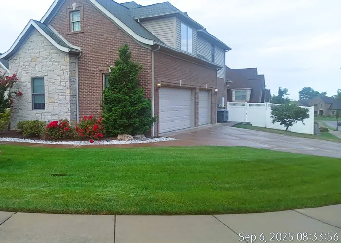 Evansville Lawn & Landscape Picture 4