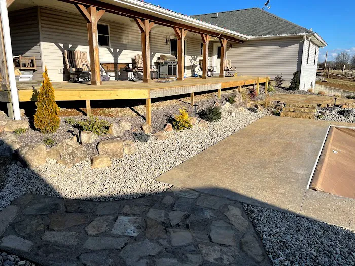 Vivid Landscape & Lighting LLC Picture 9