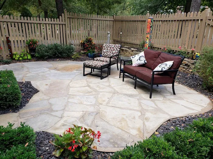 Vivid Landscape & Lighting LLC Picture 6