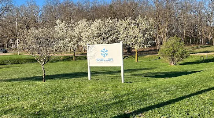 Sneller Snow & Grounds Picture 3