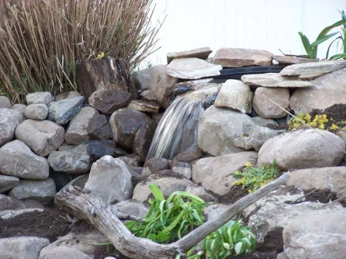 Earth-Works Lawn & Landscape Picture 3