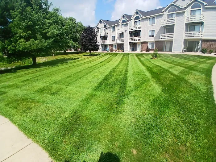 Personal Touch Lawn & Landscaping, LLC Picture 3