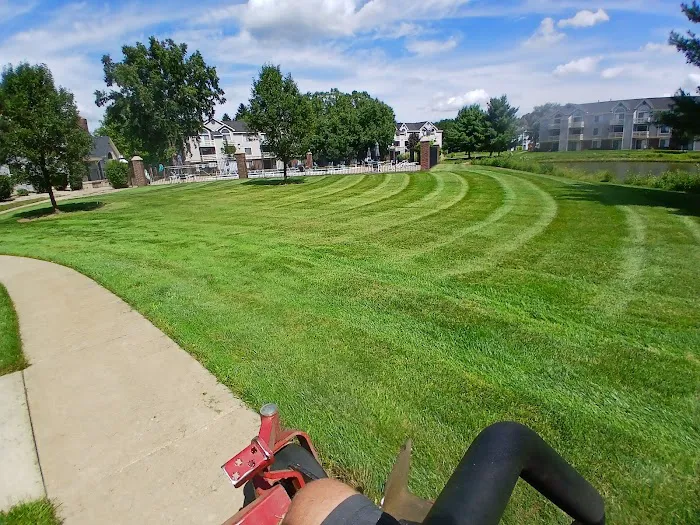 Personal Touch Lawn & Landscaping, LLC Picture 8